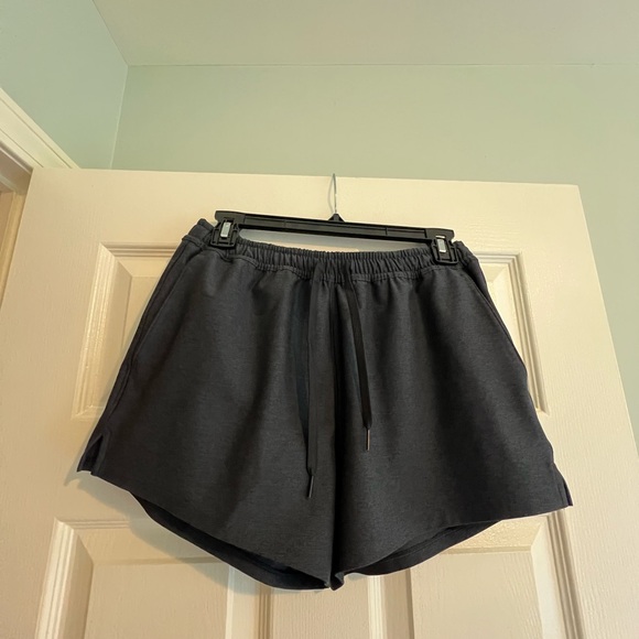 Outdoor voices shorts - Picture 1 of 3